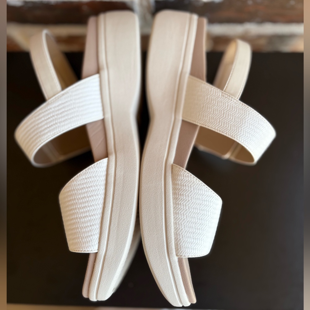 Vionic White Sandals - Picture 13 of 14
